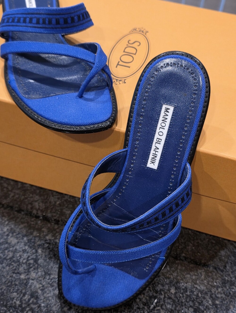 Manolo Blahnik Electric Blue Double-Strap Sandals - Picture 3 of 4